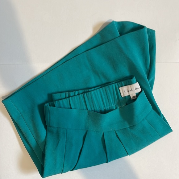 Babaton Shorts - Picture 5 of 5